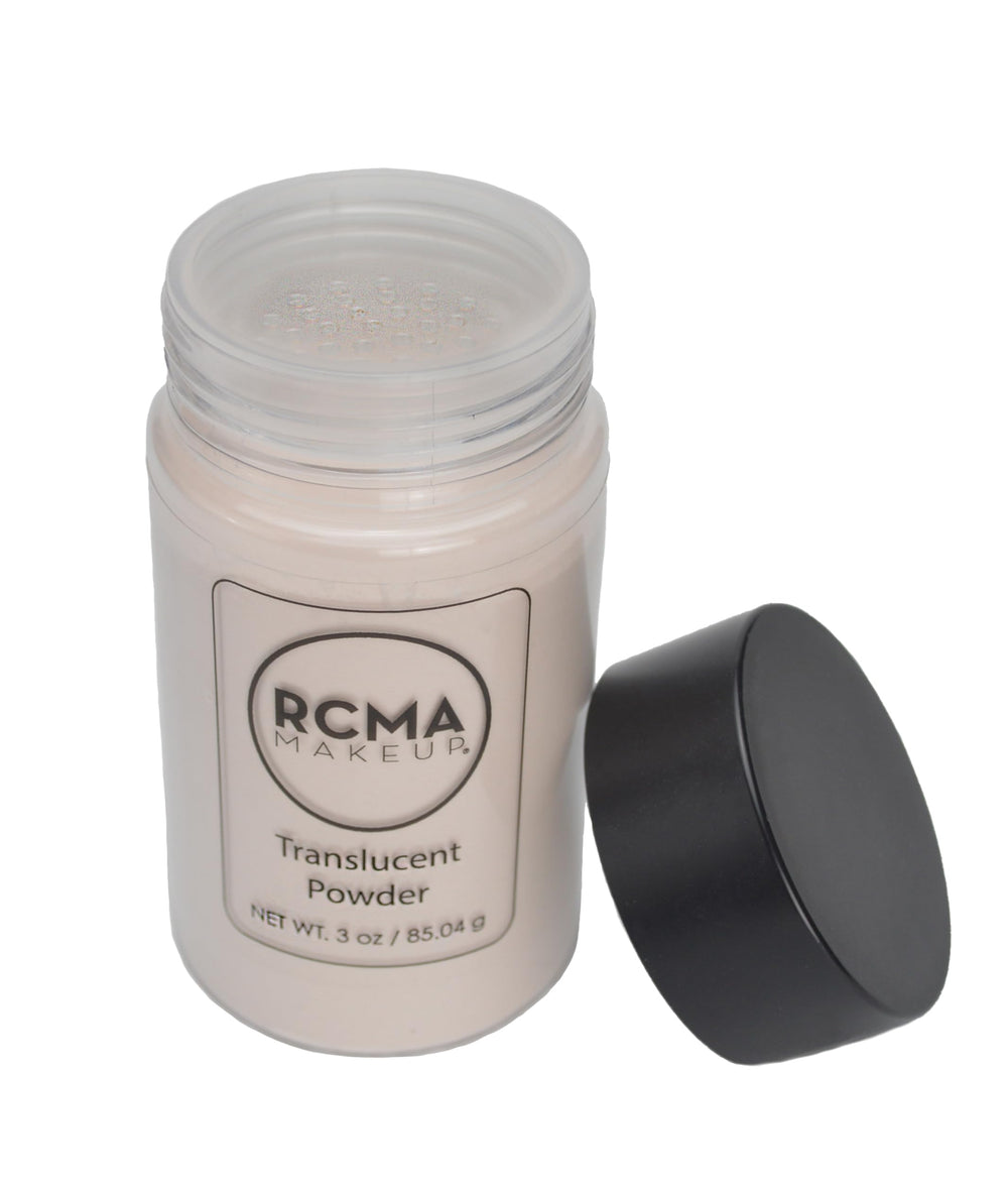 RCMA poudre libre translucide, texture légère et tenue durable.