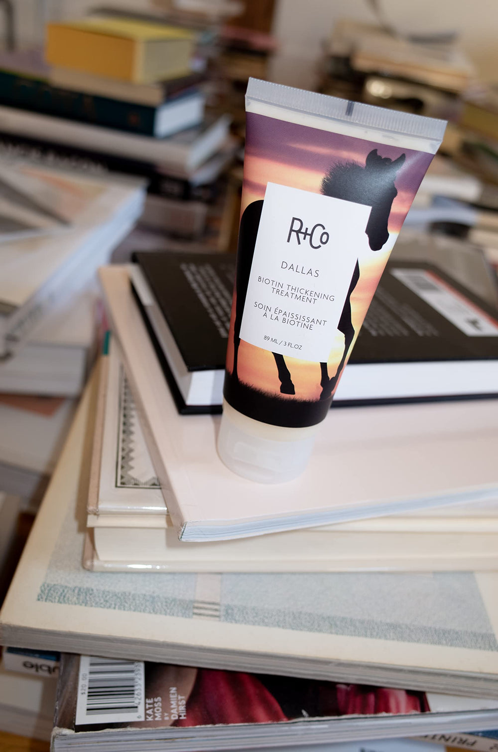 R+Co Dallas Biotine Épaississant: aspect densifié pour cheveux fins et fragiles.