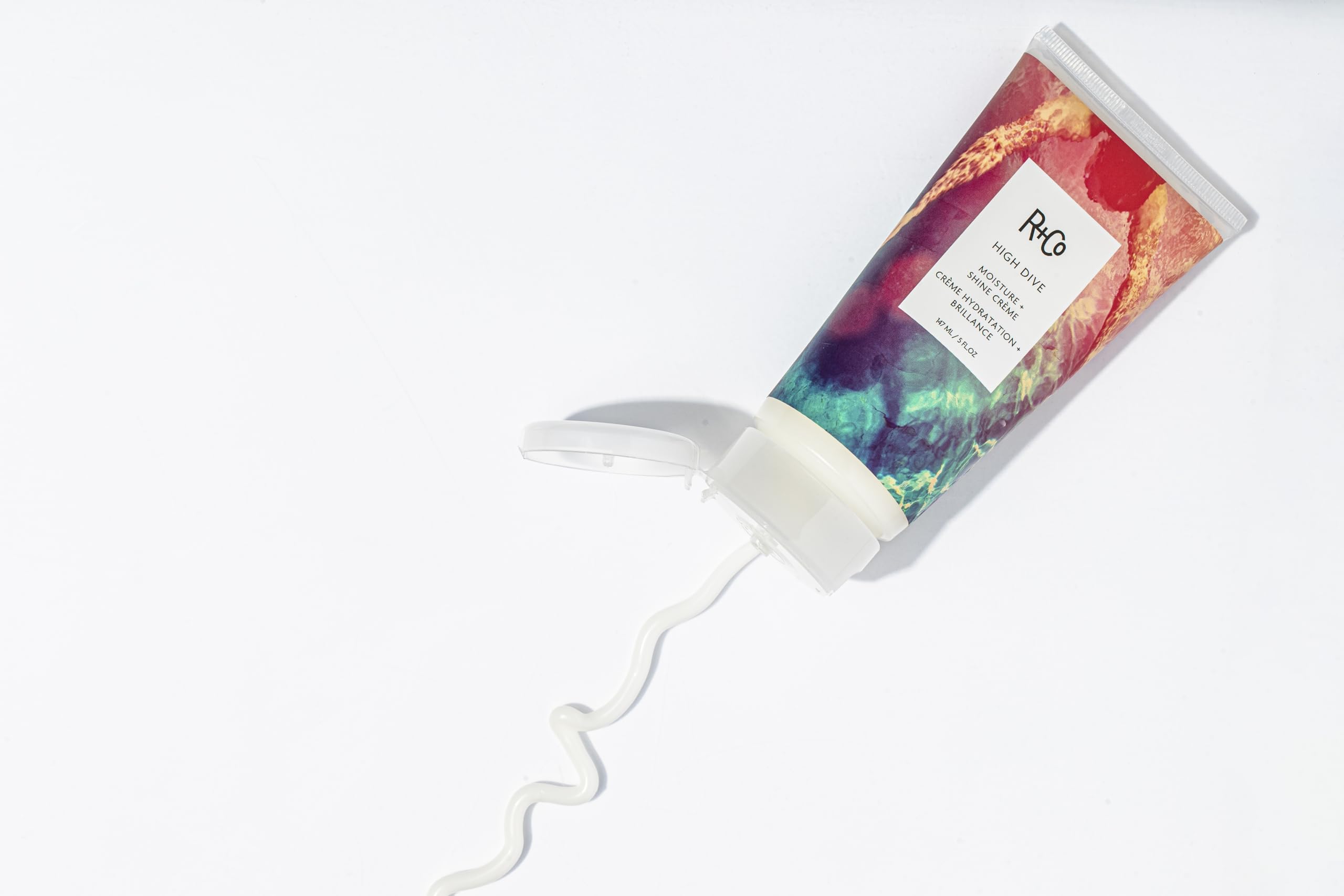 R+Co High Dive : provitamine B5 apportant brillance et hydratation.