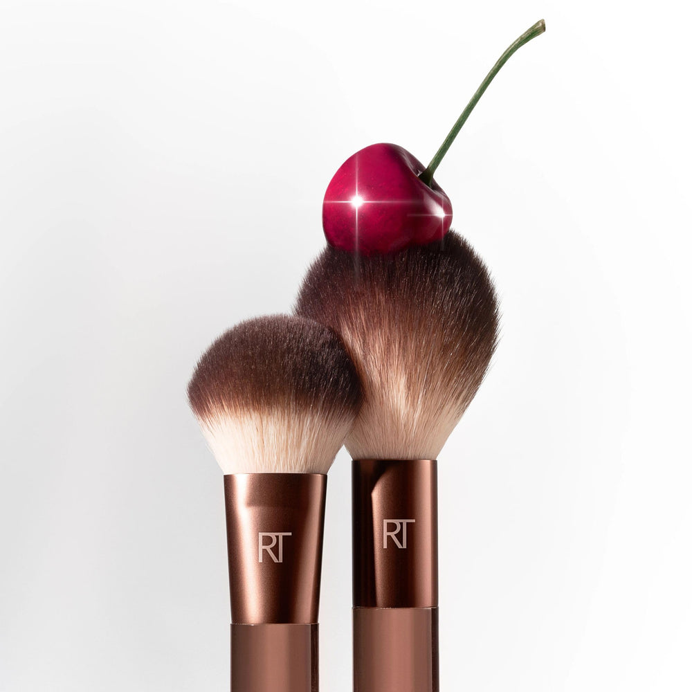 Poils synthétiques UltraPlush Real Techniques – douceur et prise optimale sans perte.
