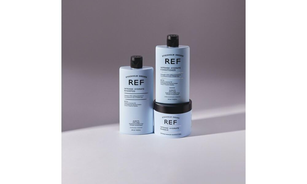 Utilisation quotidienne du shampoing REF Intense Hydrate pour tous types de cheveux.