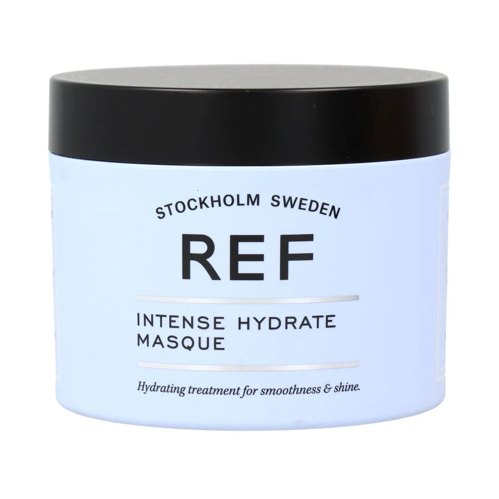 REF Masque hydratant intense dans sa bouteille, nourrissant les cheveux et protégeant leur couleur.