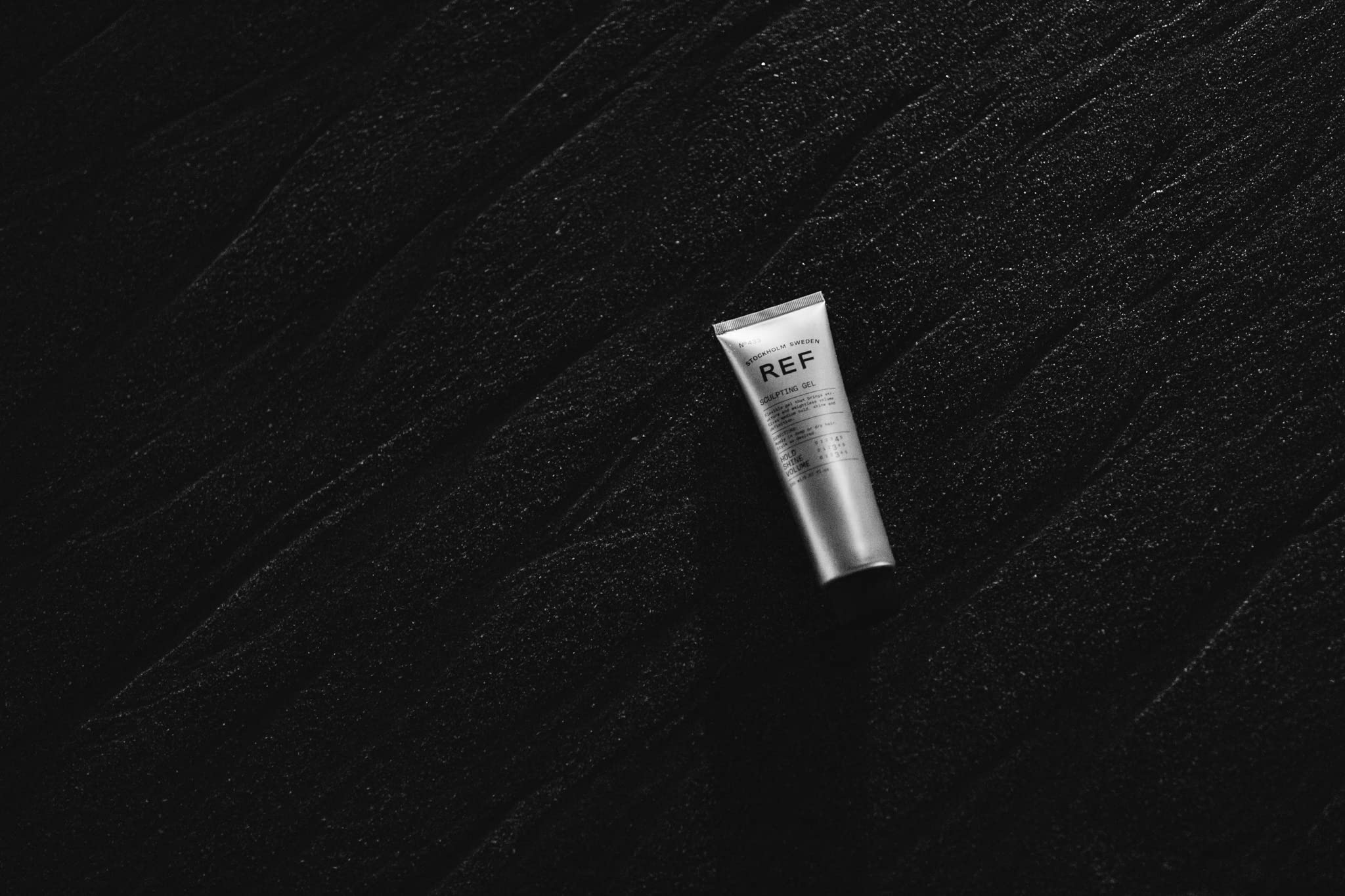 Reference of Sweden REF Sculpting Gel pompe pratique pour dosage