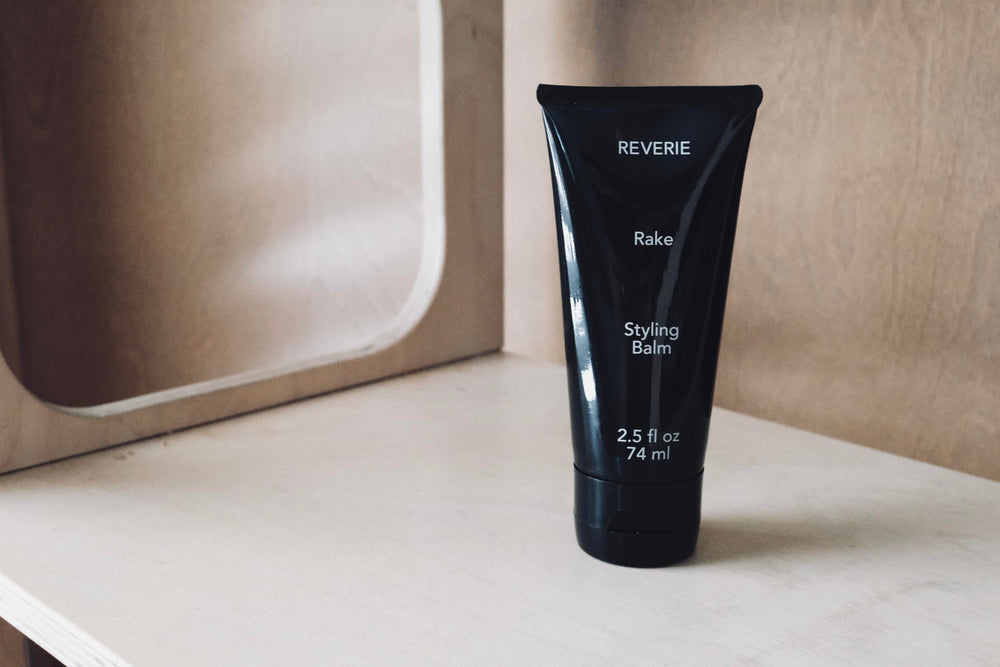 REVERIE Baume-pour tous types cheveux: convient à tous types pour une coiffure polyvalente.