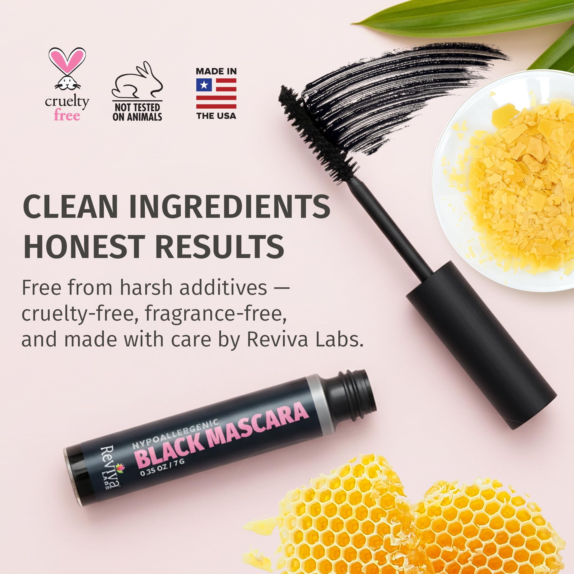 Cils hydratés et renforcés grâce au Panthenol dans Reviva Labs.
