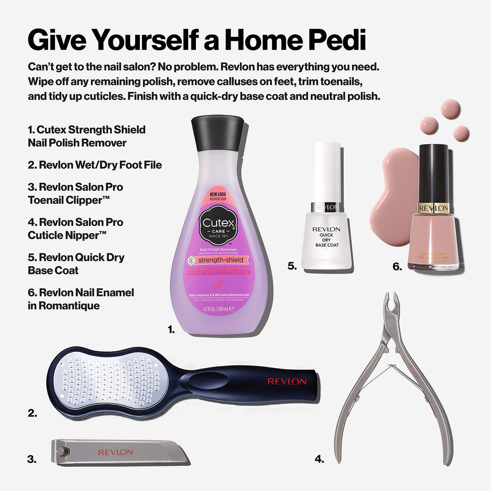 Manucure durable grâce à la base protectrice REVLON.