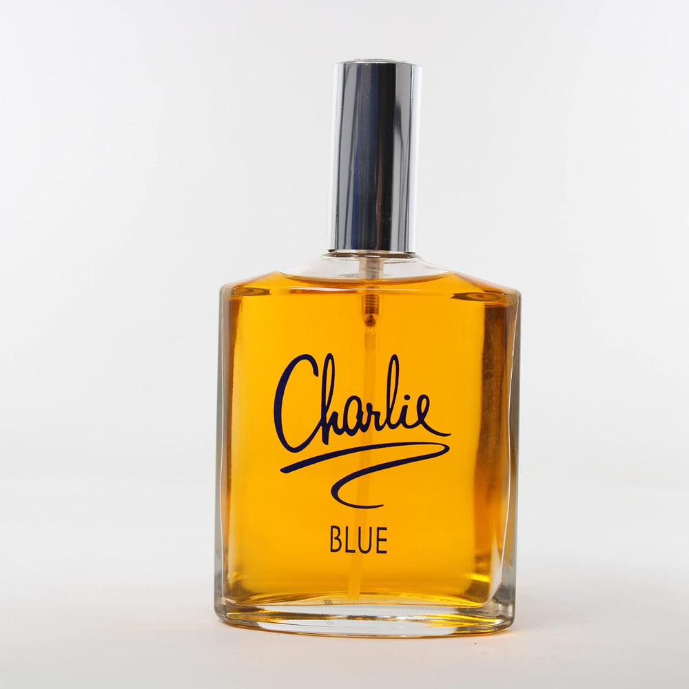 REVLON Charlie Blue Spray – emballage simple et design moderne.
