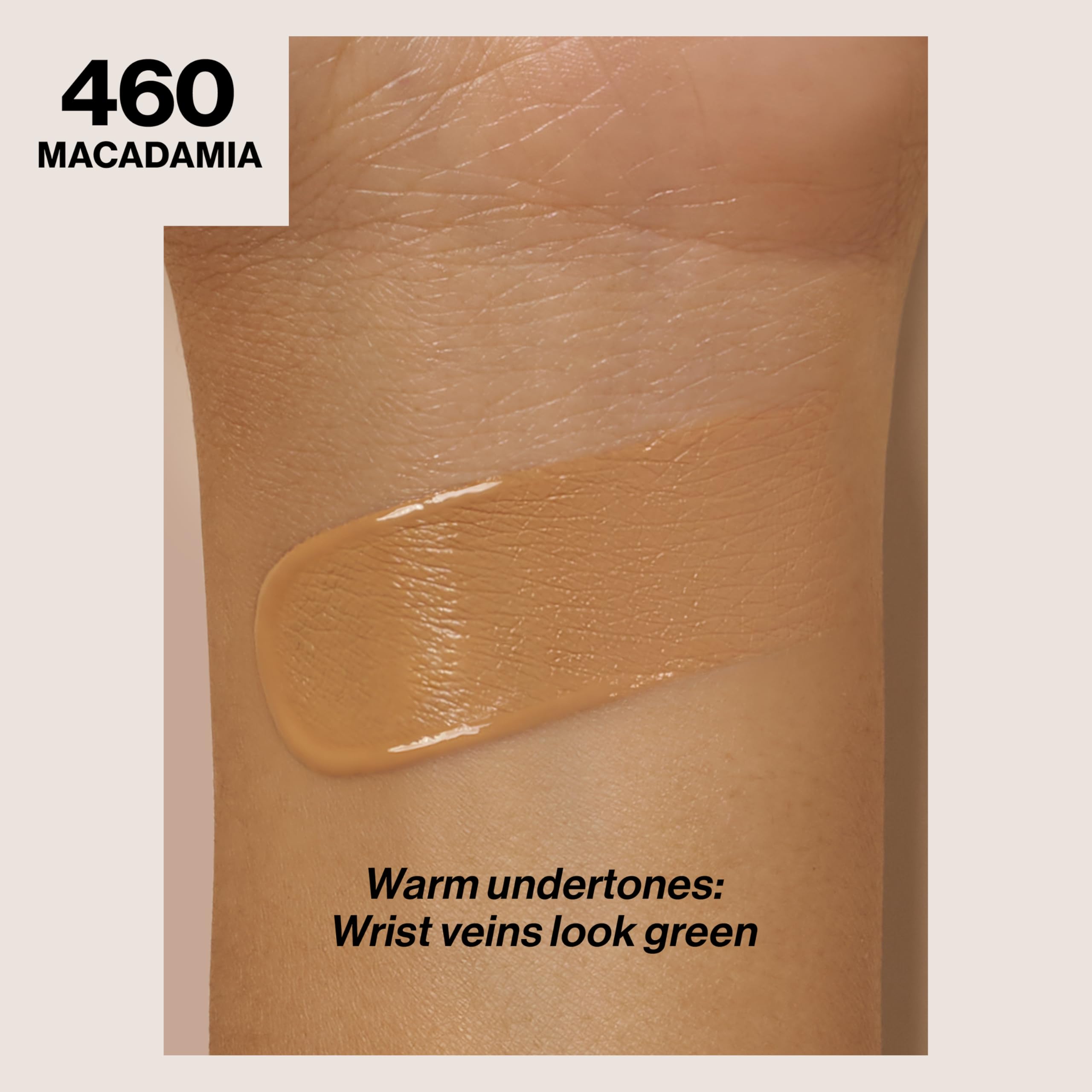 Application visage Revlon ColorStay pour un maquillage uniforme et confortable.