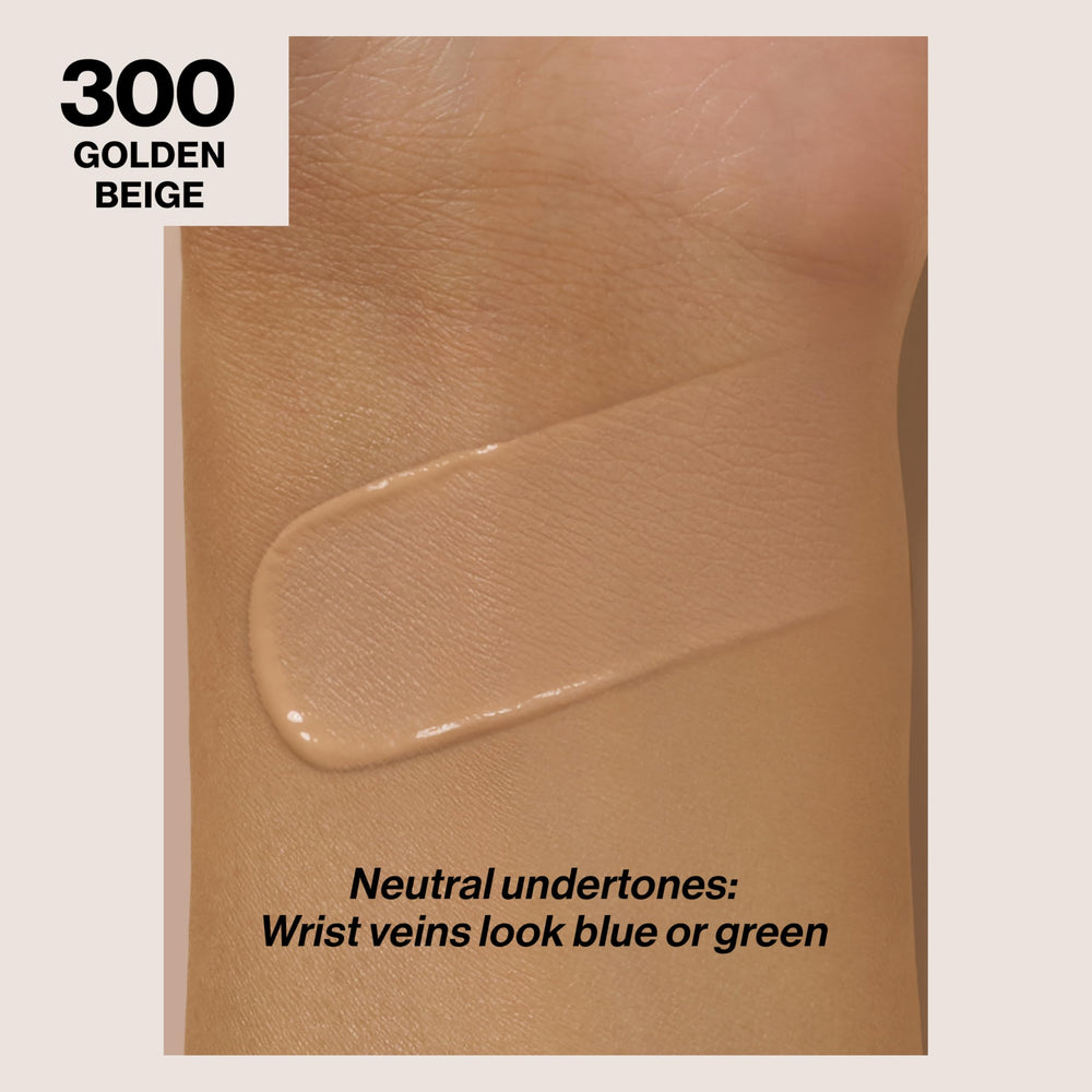 Application du fond de teint REVLON ColorStay sur la peau pour un teint uniforme