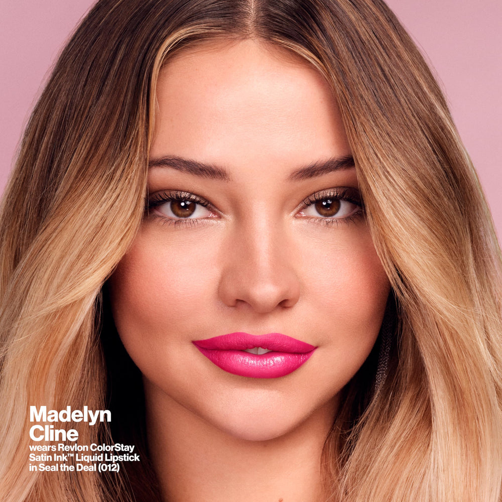 REVLON ColorStay Satin Ink, teinte rouge classique pour looks quotidiens.