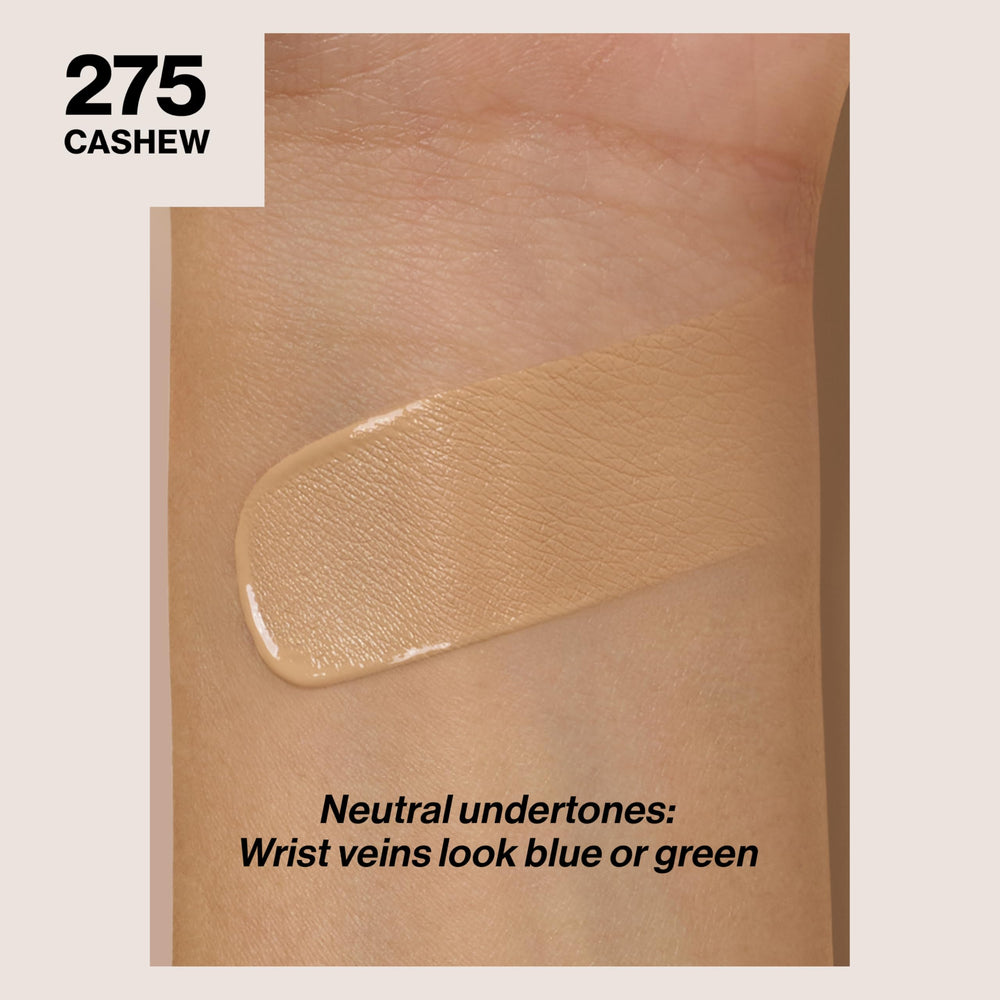 Texture matte du fond de teint ColorStay pour peau sans brillance.