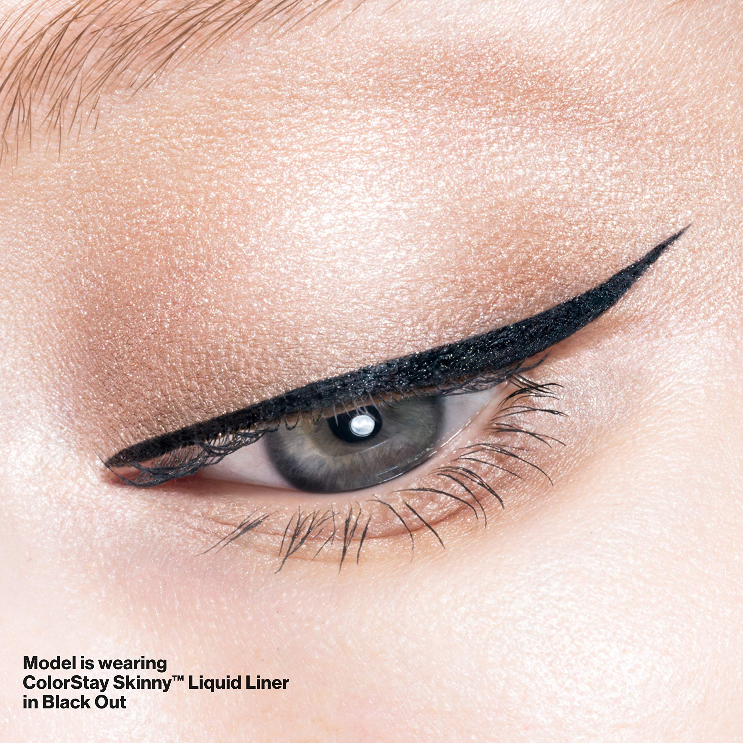 Aucun transfert du REVLON Skinny Liquid Eyeliner en fin de journée.