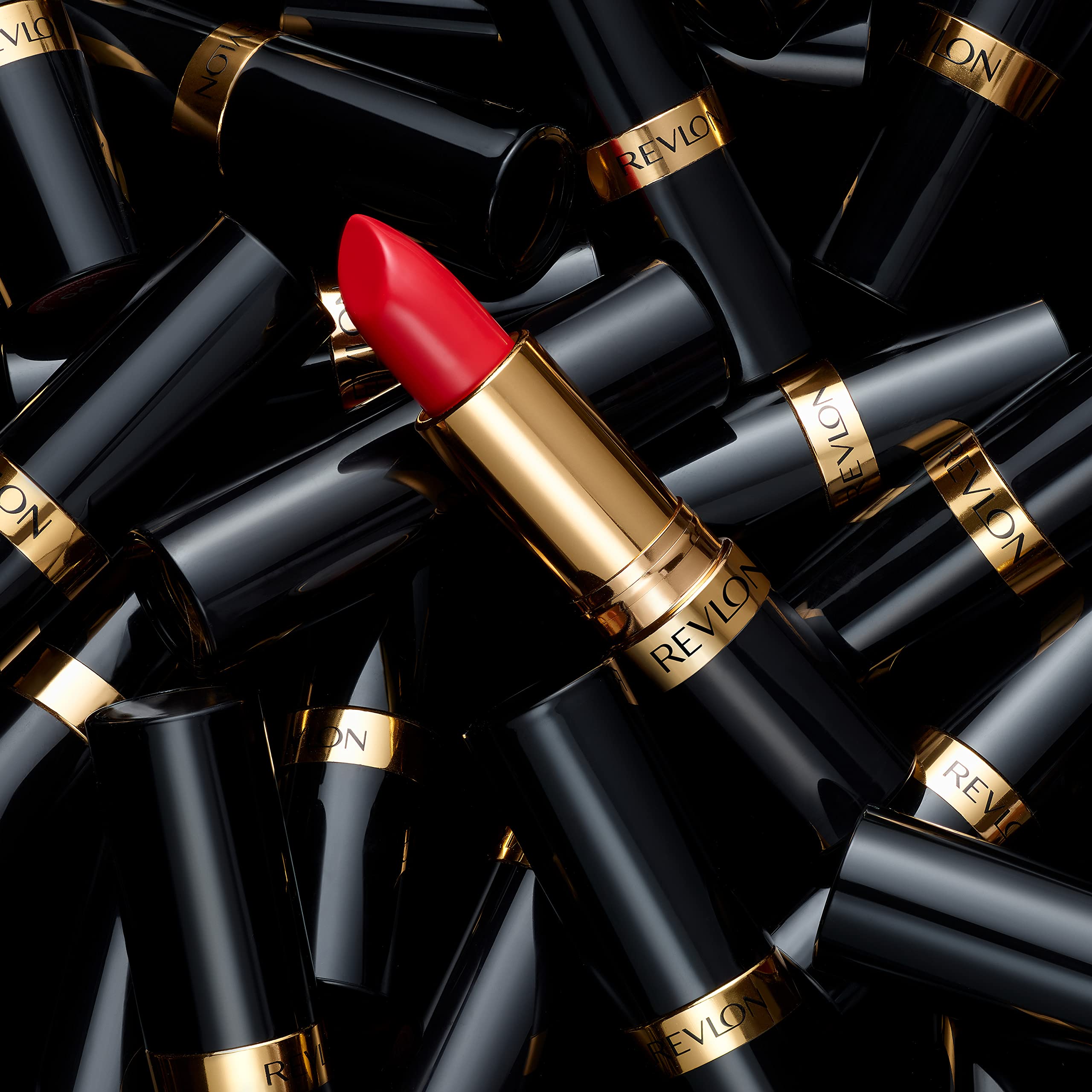 REVLON Super Lustrous Rouge Creme : hydratation douce grâce à la vitamine E et l'huile d'avocat.