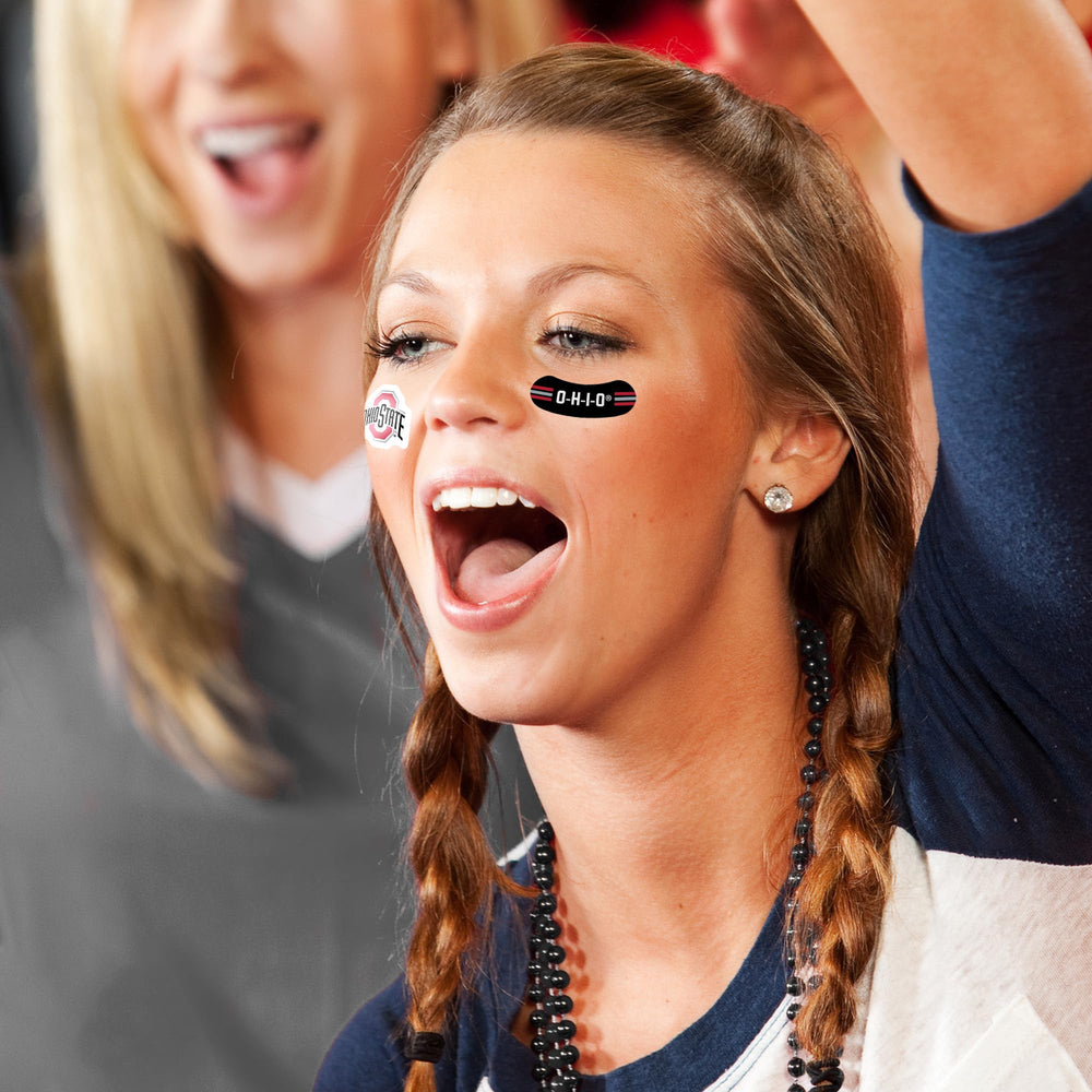 Tatouage Buckeyes autour du cou et du bras, style audacieux pour le match