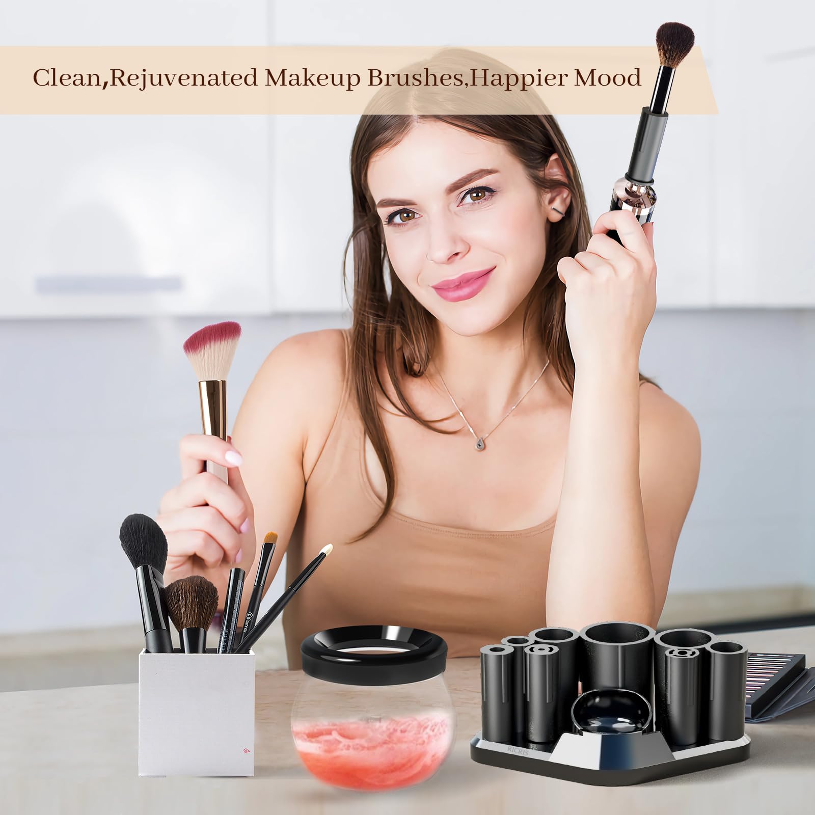 Résidus de maquillage éliminés pour des pinceaux propres après Ricris.