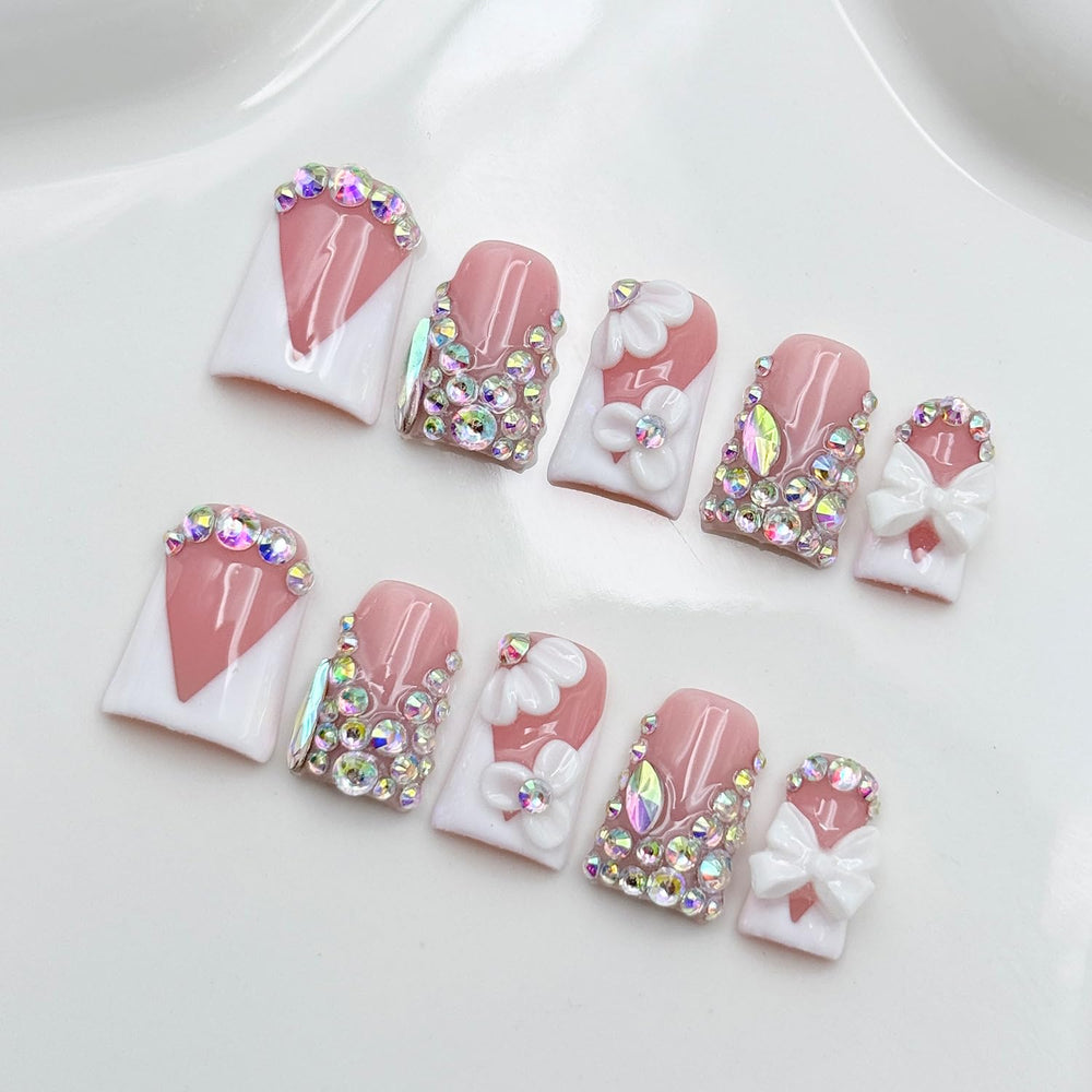 RIICFDD ongles French blanc: élégance nette et professionnelle.