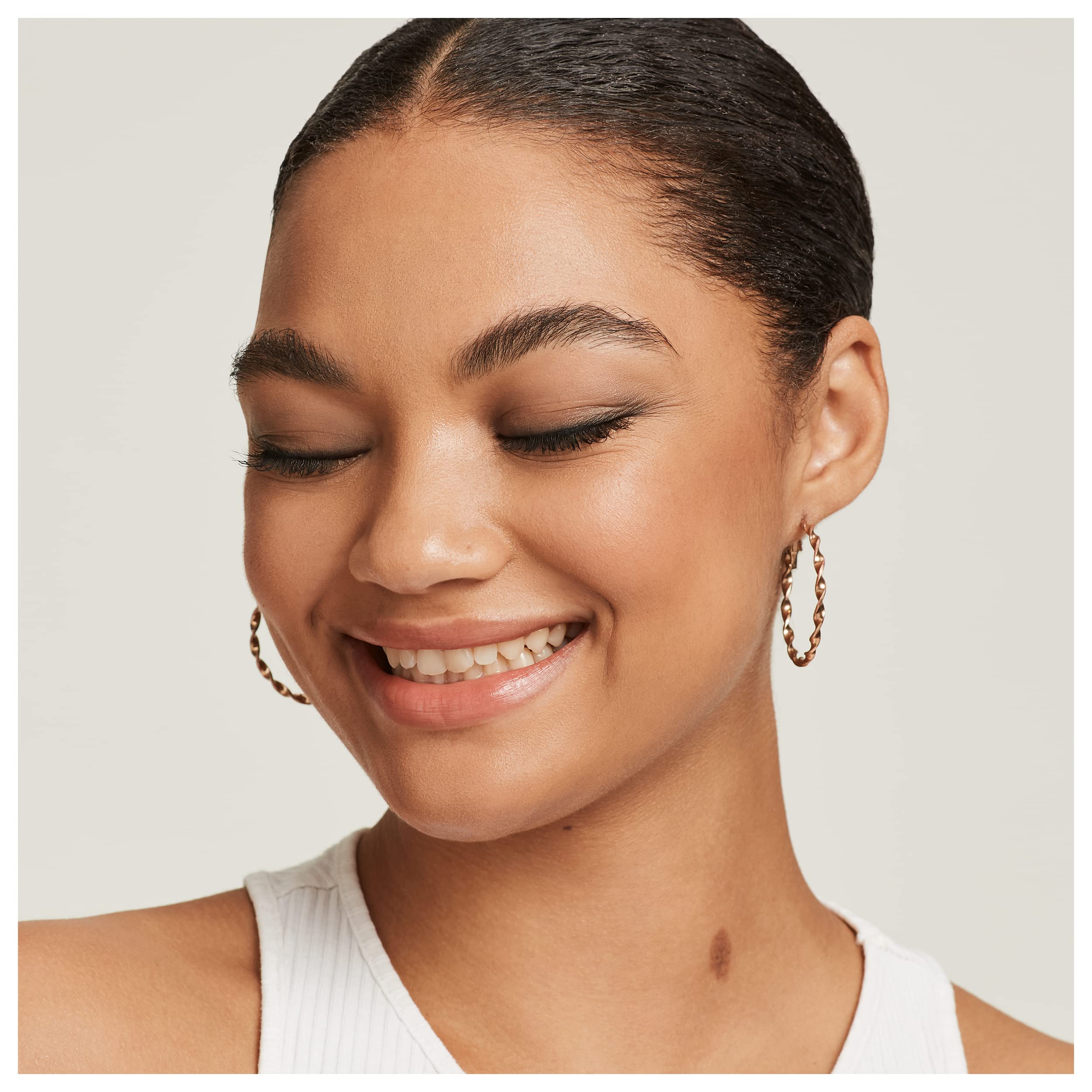 Rimmel Scandaleyes trace précise noir, contour net et élégant.