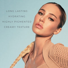 Rinna Beauty Icon Lip Kit: Crayon Notice-Me définit les contours des lèvres.