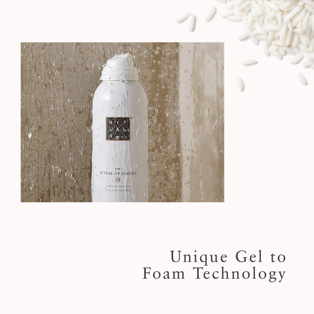 RITUALS Le Rituel du Sakura – texture qui se transforme en mousse légère.