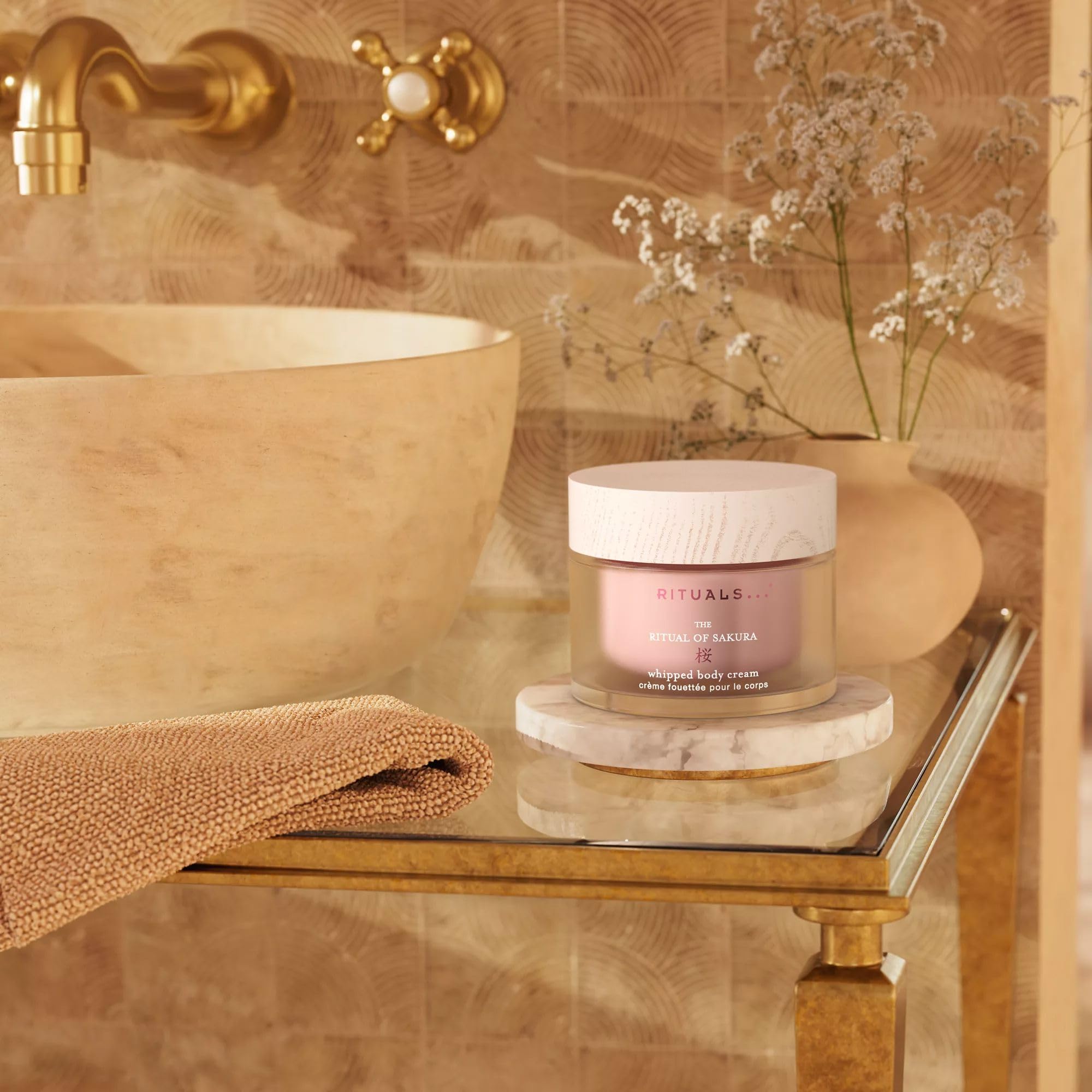 RITUALS Sakura Crème pour le corps - parfum floral cerisier et lait de riz.