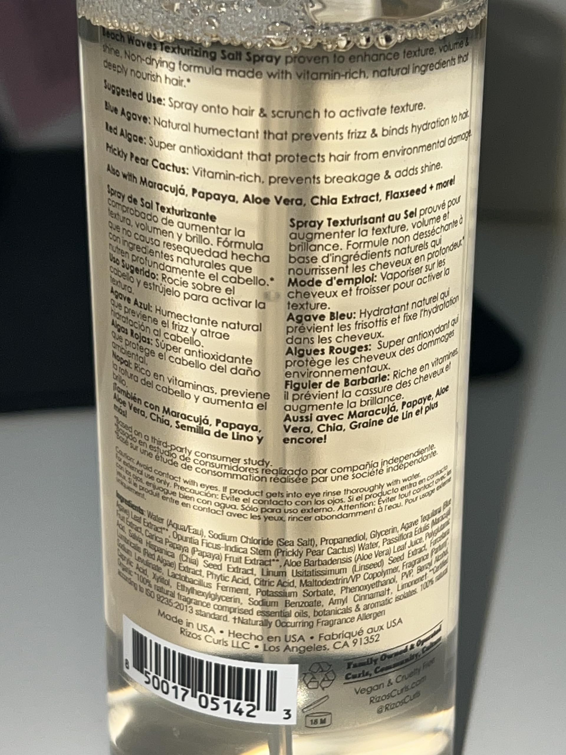 Rizos Curls: utilisation simple, vaporisation et froncage des mèches pour texture.