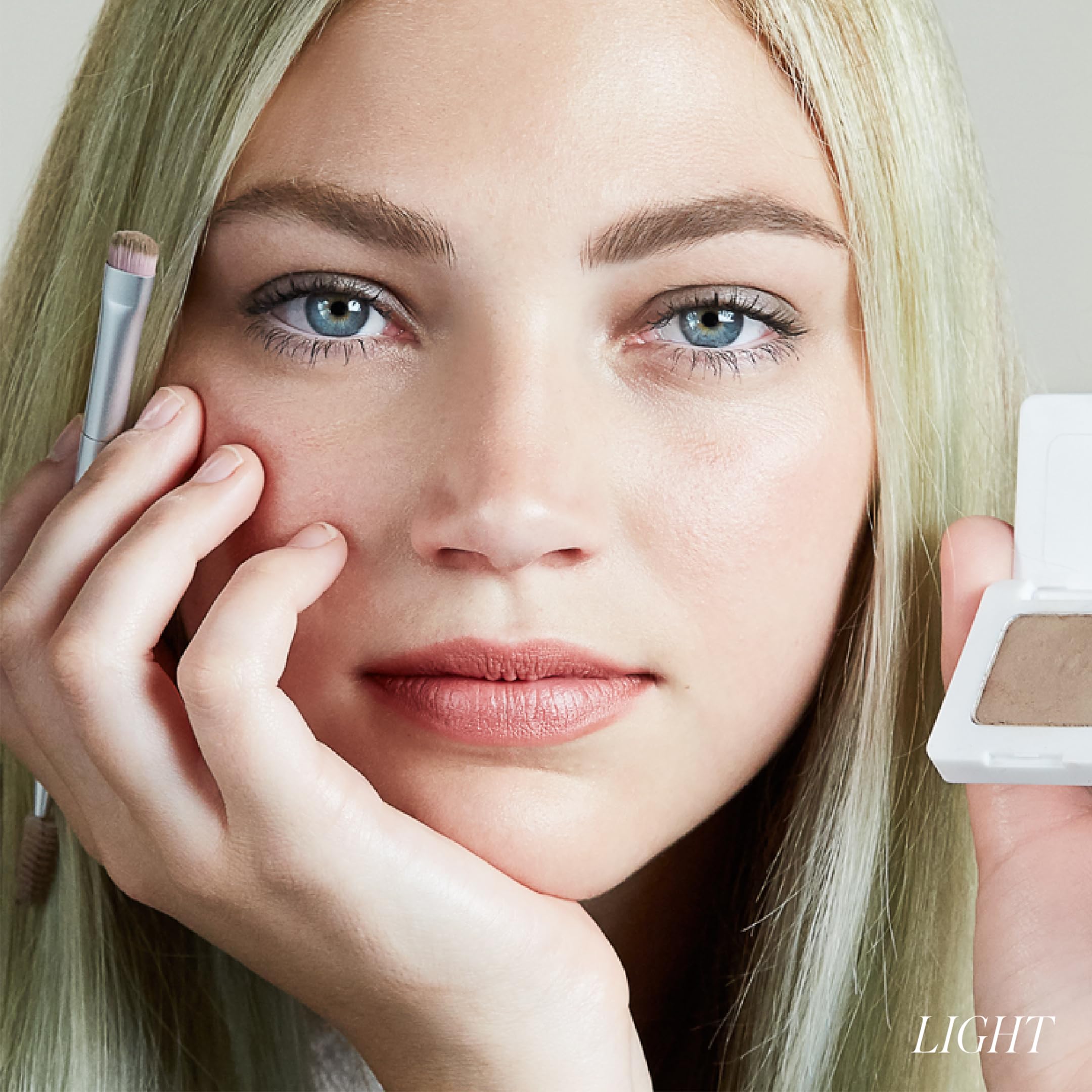 RMS Beauty Back2Brow sans cruauté et respectueuse de la peau.