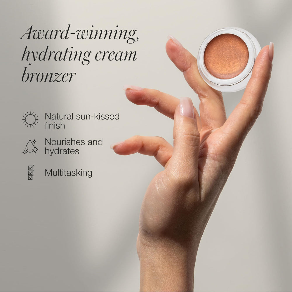 RMS Beauty Buriti Bronzer crème – texture crèmeuse prête à être estompée.