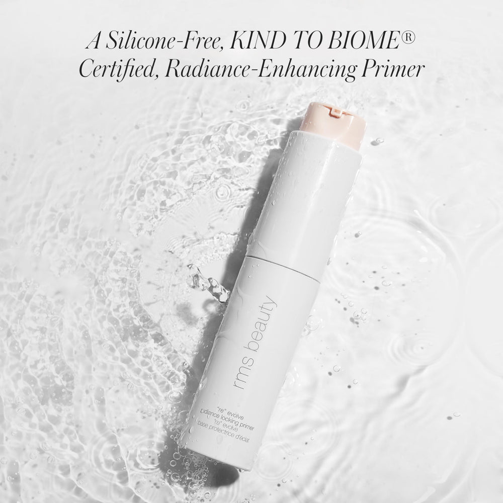 RMS Beauty RE:Evolve prête à l’emploi pour une routine maquillage fluide.