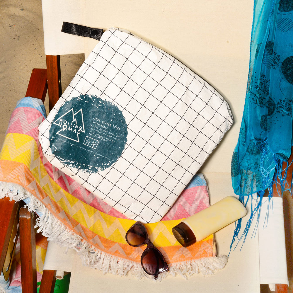 Pochette Tyvek Rolling Nomad, grande capacite pour soins et cosmetiques lors du voyage