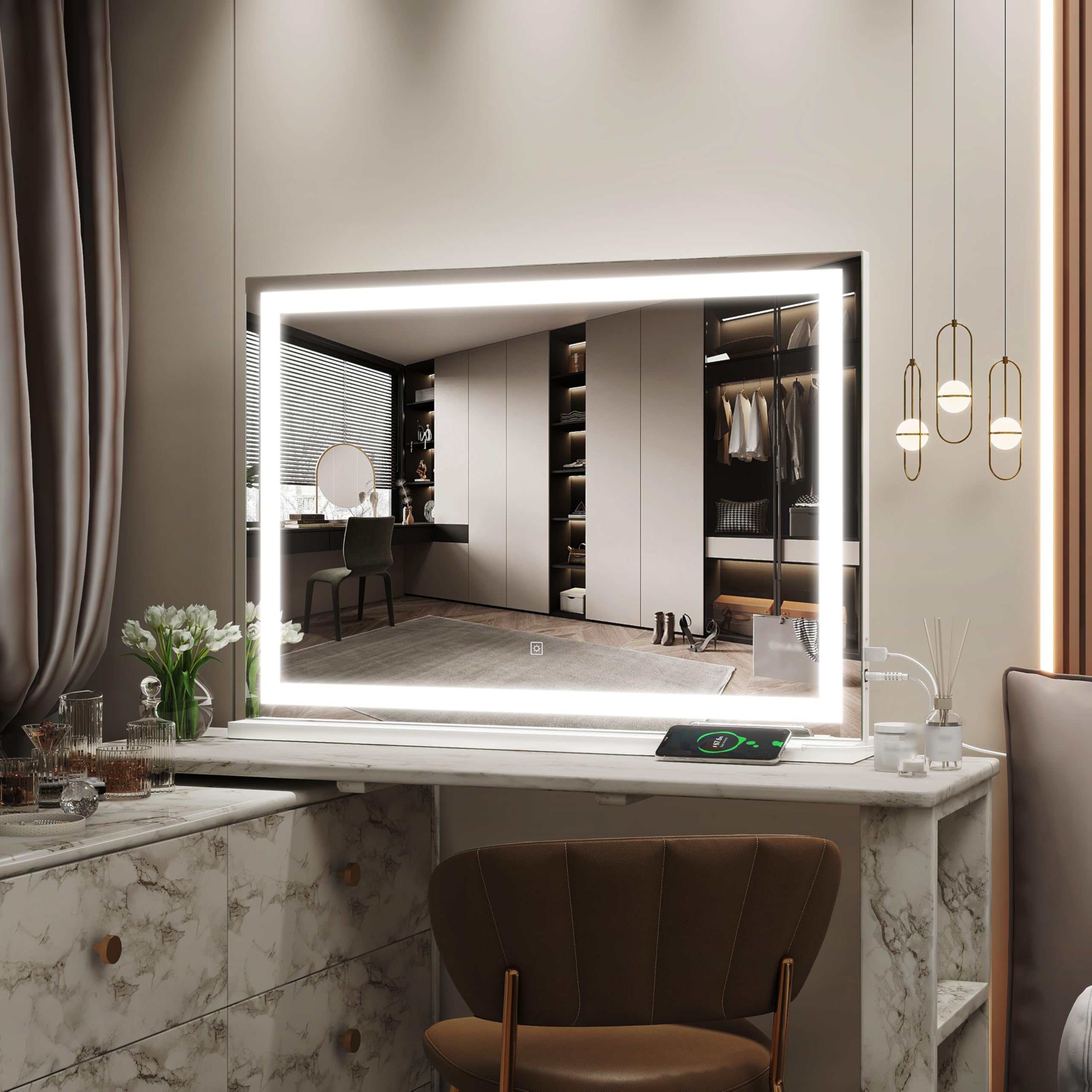 ROLOVE grand miroir permettant d’inspecter chaque angle lors des routines quotidiennes.