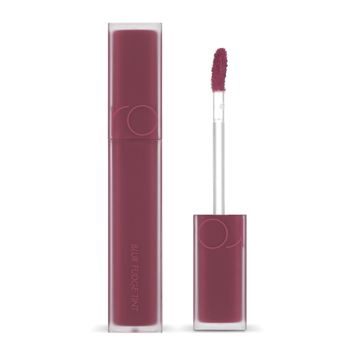 rom&nd Blur Fudge Tint 07 Cool Rose Up sur lèvres, application fluide et couleur veloutée.