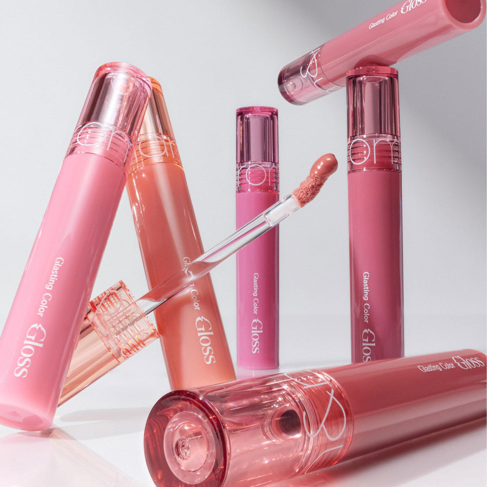 rom&nd GLASTING COLOR GLOSS 01 Peony Ballet, texture crèmeuse et non collante.