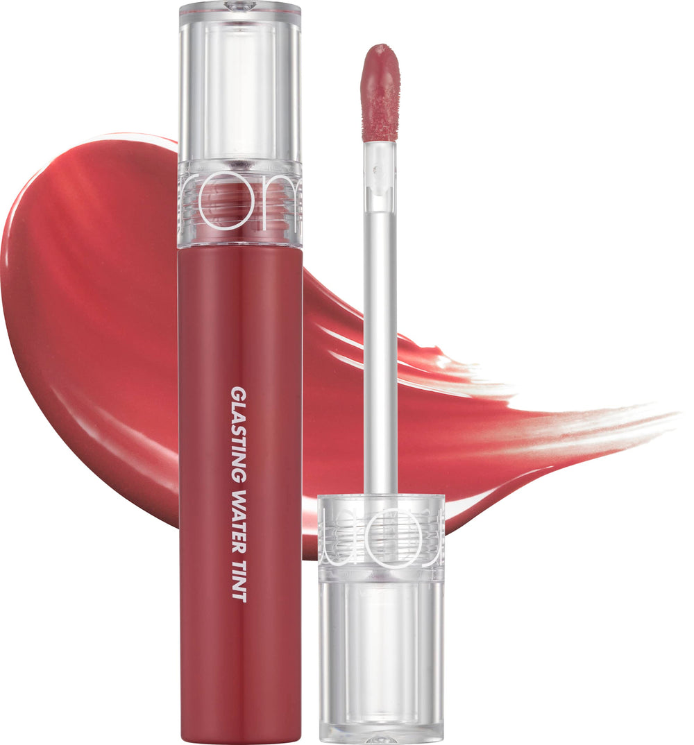 romnd Glasting Water Tint Rose Stream — aperçu lumineux et naturel sur les lèvres.