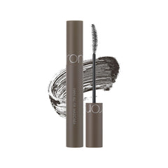Rom&nd Han All Fix Mascara – brosse offrant un recourbement durable.