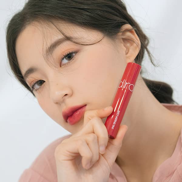 Embout précis de romnd Juicy Lasting Tint 06 FIGFIG pour une application nette.