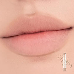 rom&nd crayon lèvres mate contour précis pour dessiner les lèvres.