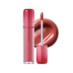 rom&nd Almond Rose sur lèvres, éclat durable et hydratant.