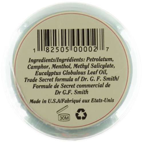 Rosebud Menthol-Eucalyptus Salve sur les lèvres, application lisse et nourrissante.