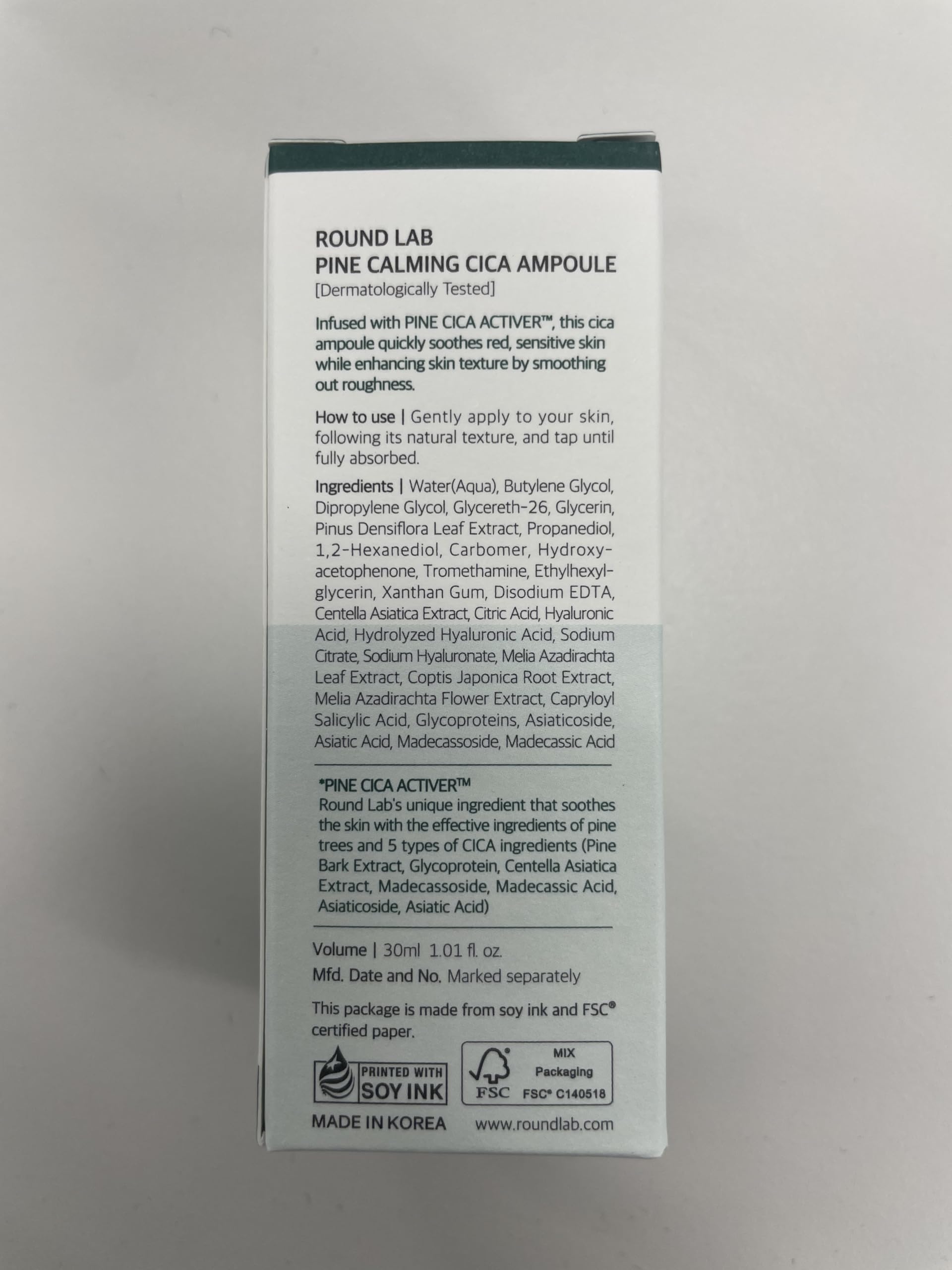 ROUND LAB Pine Calming Cica Ampoule : adaptée aux peaux sensibles et mixtes.
