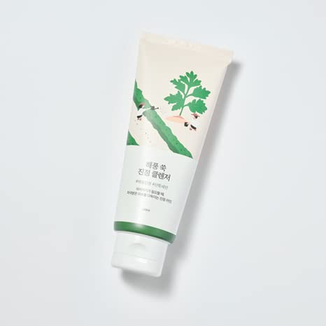 ROUND LAB nettoyant armoise – Texture crème légère qui hydrate et nettoie sans tirer sur la peau.
