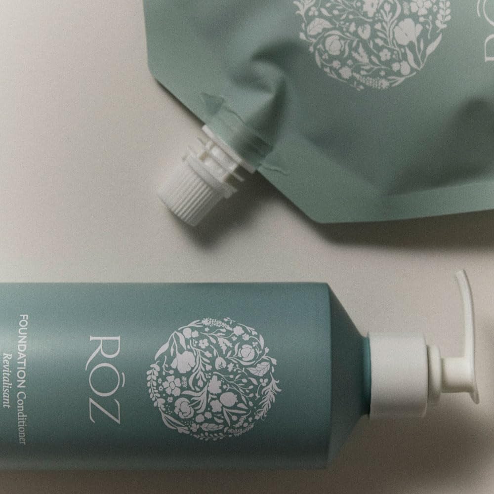 BotaniComplex avec extraits de raisin, encens et huile de noisette révélant une formule naturelle.