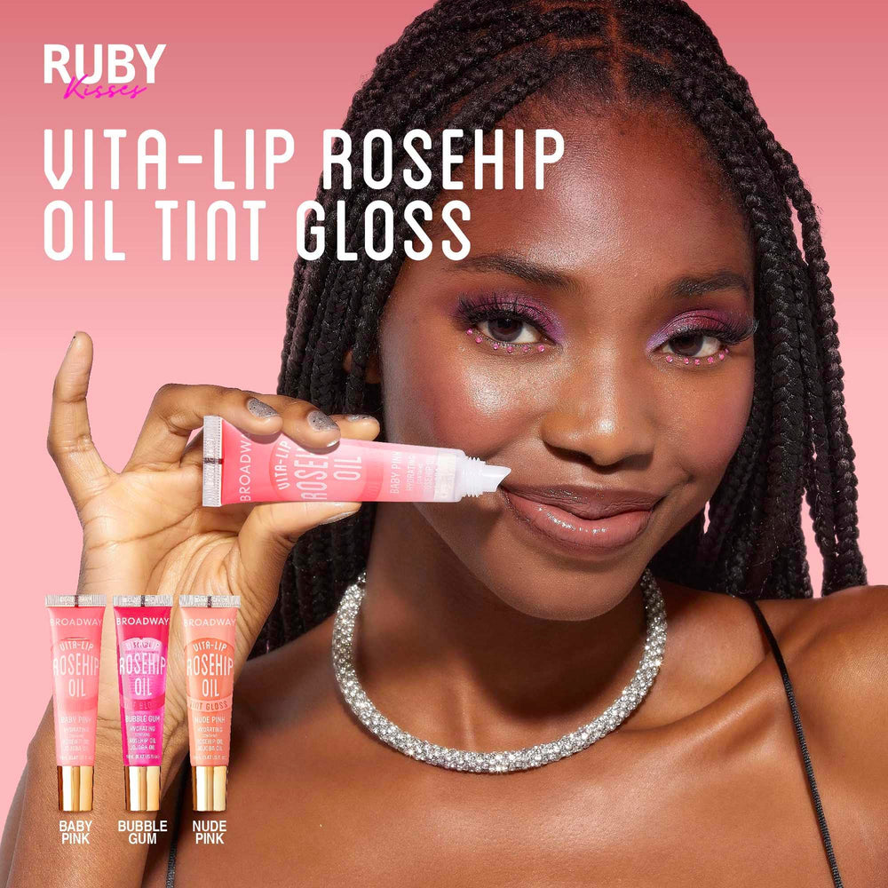 Ruby Kisses Broadway Vita-Lip gloss hydratation-rose, texture légère pour des lèvres confortables.