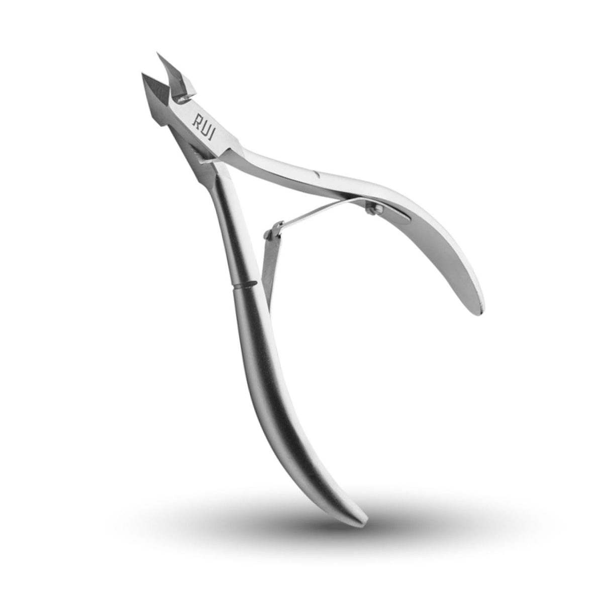 Rui Smiths pinces-cuticule précision 4mm pour une coupe nette et contrôlée.