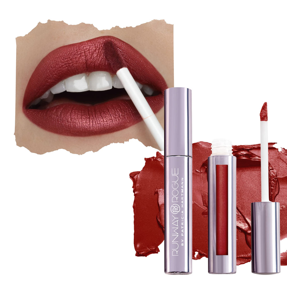 Runway Rogue Pearl Glam bouteille prise en gros plan, tenue longue durée possible.
