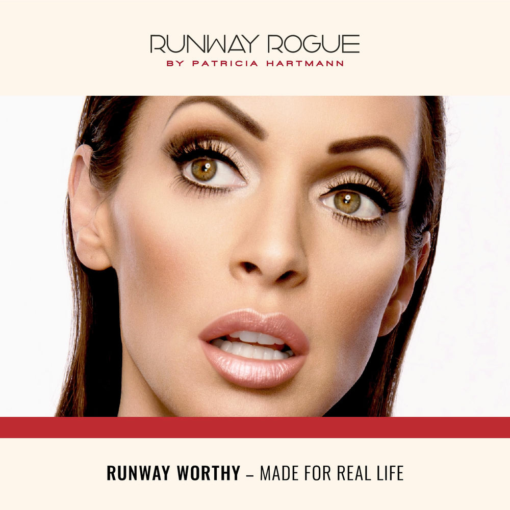 Runway Rogue Pearl Glam soin des lèvres avec texture veloutée.