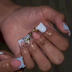 RUOKEXIN ongles à pression designs minimalistes pour un look chic et rapide.