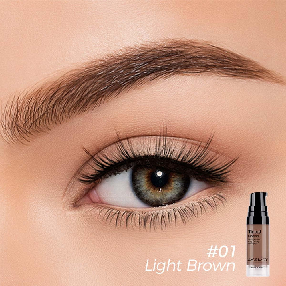 Sourcils en 3D avec effet volumisant discret.