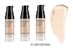 SACE LADY concealer applicateur-éponge facilitant l’application légère.