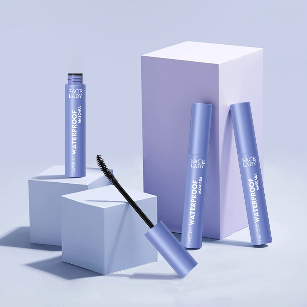 SACE LADY Mascara noir intense pour un regard profond.