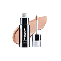 Sacheu Liquid Glow montre la bouteille-pompe pour une application précise et propre.